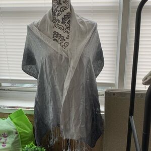 Liz Claiborne fringed scarf